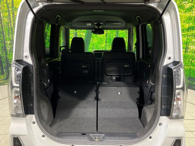 ���i�̂���������ʋ΁A���}���ɏ\���ȉ׎��X�y�[�X���m�ۂ��Ă���܂��B�Z�J���h�V�[�g��|���ƁA�傫�ȉו��̐ύڂ��\�ł���