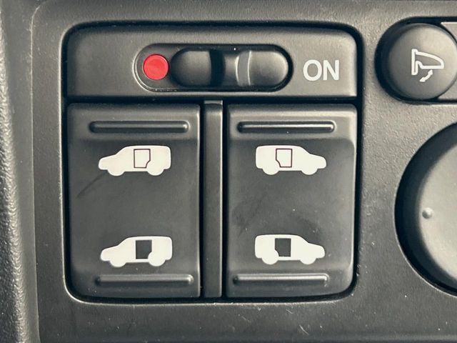 �y�����p���[�X���C�h�h�A�z�X�}�[�g�L�[��^�]�Ȃ̃X�C�b�`�Ō�ȗ����X���C�h�h�A�̊J���\���d��������͂����ăh�A���J����K�v�������A�����Ȃ��q�l�ł��ȒP�ɊJ���߂ł����K�ł���