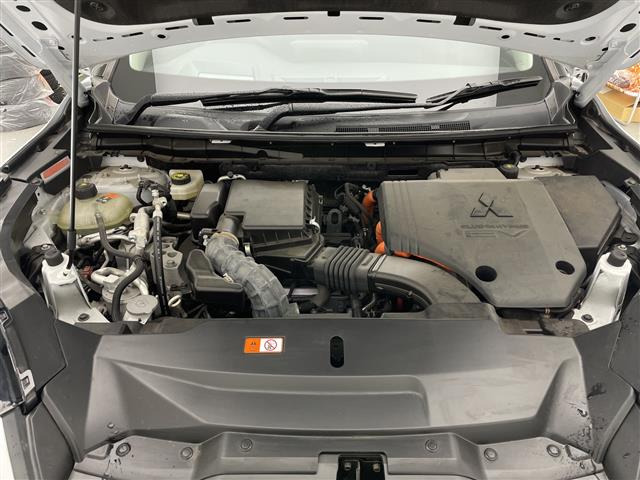 アウトランダーPHEV 2.4 P 4WD