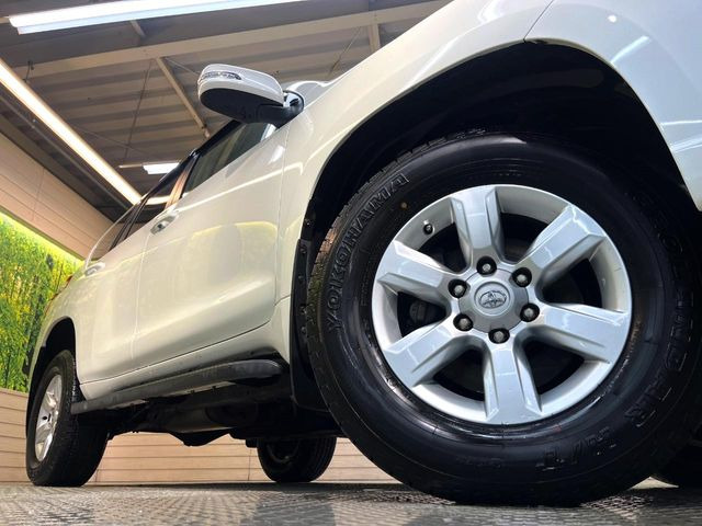 �y����17�C���`�A���~�z�C�[���z�O�ςɃ}�b�`���������A���~�z�C�[���𑕒����Ă���܂��B�e��ЊO�A���~�z�C�[����A�X�^�b�h���X�^�C�����戵�����Ă���܂��B���񂲑��k����������