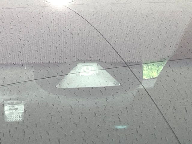 �y�z���_�Z���V���O�z���s���ɑO���̎ԗ�����F�����A�Փ˂������Ȏ��͌x��ƃu���[�L�ŏՓˉ���Ɣ�Q�y�����A�V�X�g�B�����S�Ƀh���C�u�����y���݂��������܂��B