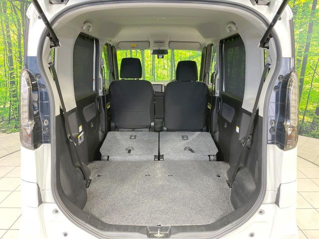 ���i�̂���������ʋ΁A���}���ɏ\���ȉ׎��X�y�[�X���m�ۂ��Ă���܂��B�Z�J���h�V�[�g��|���ƁA�傫�ȉו��̐ύڂ��\�ł���