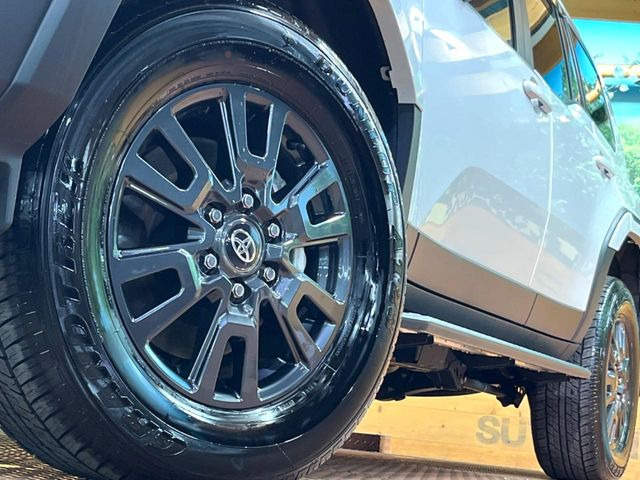 �y����18�C���`�A���~�z�C�[���z�O�ςɃ}�b�`���������A���~�z�C�[���𑕒����Ă���܂��B�e��ЊO�A���~�z�C�[����A�X�^�b�h���X�^�C�����戵�����Ă���܂��B���񂲑��k����������