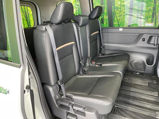 �Z�J���h�V�[�g�͒������������ƂȂ��Ă���A�X���C�h����ΒʘH�X�y�[�X���o��!�O��̈ړ����Ƃ��Ă��ȒP�ł���������A8����Ԏ������K�ȍ���S�n�̃V�[�g�ƂȂ��Ă��܂���