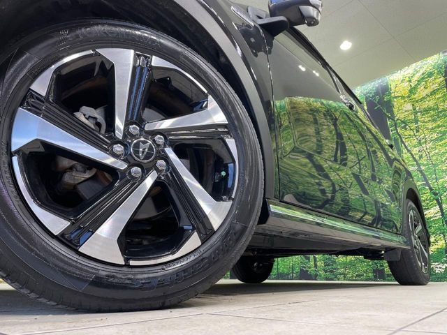 �y����17�C���`�A���~�z�C�[���z�O�ςɃ}�b�`���������A���~�z�C�[���𑕒����Ă���܂��B�e��ЊO�A���~�z�C�[����A�X�^�b�h���X�^�C�����戵�����Ă���܂��B���񂲑��k����������