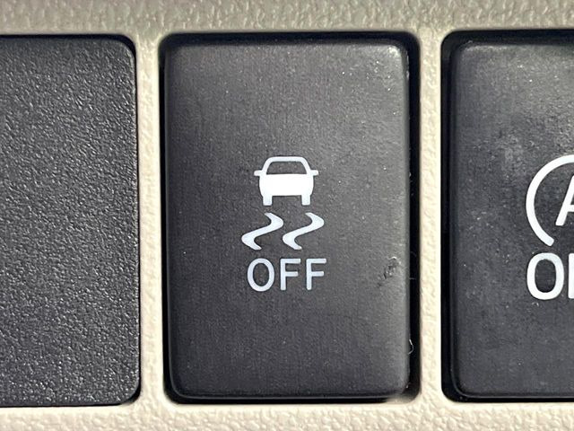 �y������h�~���u�z�ԗ��̉���������m����ƁA�����I�Ɏԗ��̐i�s������ۂ悤�Ɏԗ��𐧌䂵�܂��B�J�̓��ȂǊ���₷���H�ʏ󋵂ł����S�ȉ^�]���\�ł��B