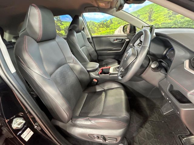 【パワーシート】スイッチ一つで簡単にシートの微調整が可能!電動だから力もいりません!快適なシートポジションにセットして、快適なドライブをお楽しみください。