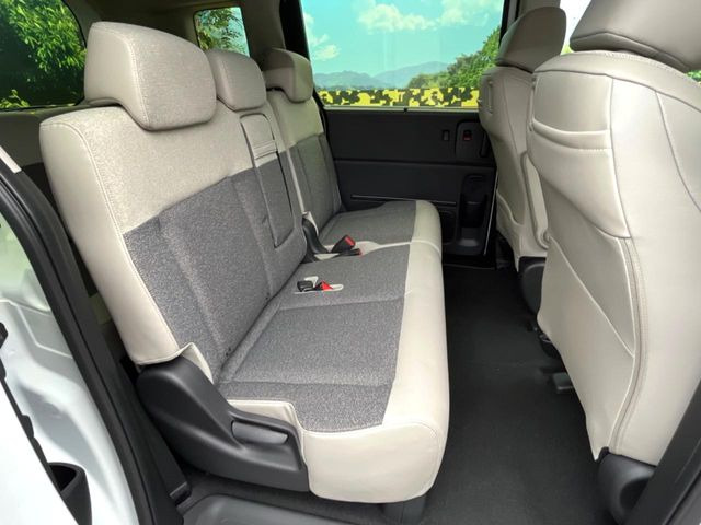 ���i���ȃI���W�i���t���A�}�b�g���I�v�V�����ɂĂ��p�ӂ��Ă���܂��B���D���ȃf�U�C����J���[�����Ԃɍ��킹�đI��ł����������Ƃ��ł��܂���