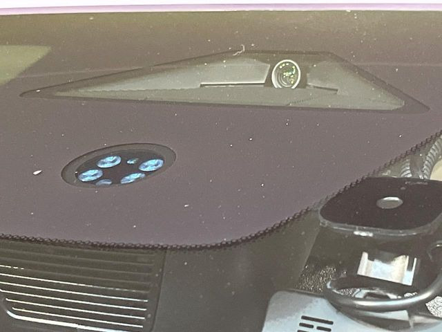 �y�z���_�Z���V���O�z���s���ɑO���̎ԗ�����F�����A�Փ˂������Ȏ��͌x��ƃu���[�L�ŏՓˉ���Ɣ�Q�y�����A�V�X�g�B�����S�Ƀh���C�u�����y���݂��������܂��B