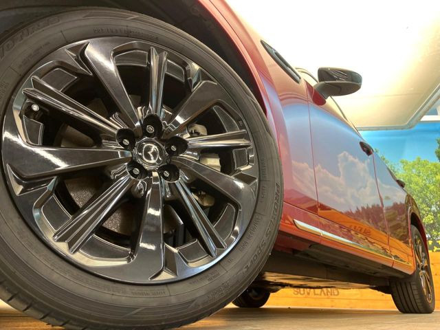 �y�����A���~�z�C�[���z�O�ςɃ}�b�`���������A���~�z�C�[���𑕒����Ă���܂��B�e��ЊO�A���~�z�C�[����A�X�^�b�h���X�^�C�����戵�����Ă���܂��B���񂲑��k����������