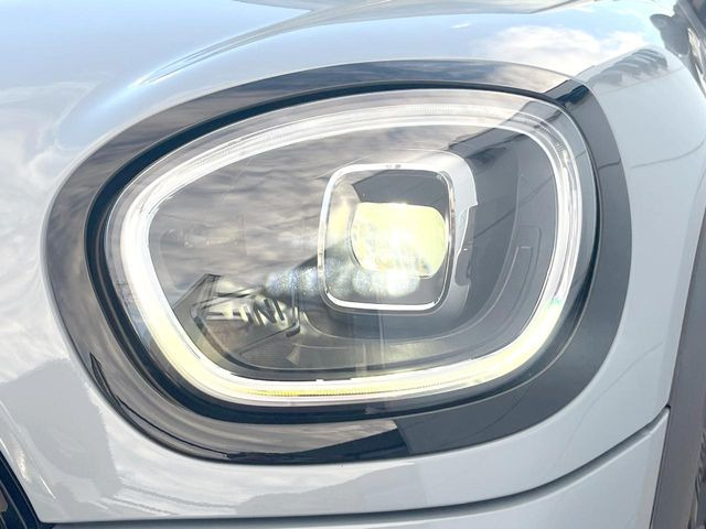 ��LED�w�b�h���C�g:��ԑ��s�����ǍD�Ȏ��E���m�ۂ����S���ĉ^�]�ł��鍂�P�xLED�w�b�h���C�g�𑕔�!�_�����x�������A����d�͂��}�����Ă��܂��B