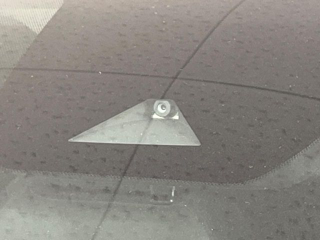 �y�C���e���W�F���g�G�}�[�W�F���V�[�u���[�L�z�t�����g�J�����őO���̎ԗ�����s�҂����m�B�Փ˂������Ȏ��͏Փ˔�Q�y���u���[�L���쓮�A�Փˉ�����T�|�[�g�B�����S�Ƀh���C�u�����y���݂��������܂��B