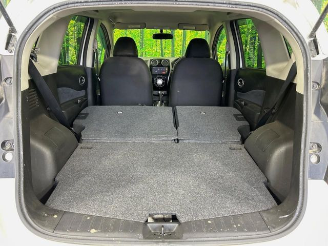 ���i�̂���������ʋ΁A���}���ɏ\���ȉ׎��X�y�[�X���m�ۂ��Ă���܂��B�Z�J���h�V�[�g��|���ƁA�傫�ȉו��̐ύڂ��\�ł���