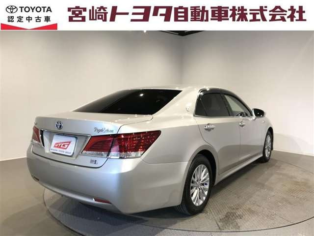 クラウンハイブリッド 2.5 ロイヤルサルーン