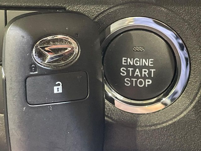 �y�L�[�t���[�V�X�e���z�J�o����|�P�b�g�ɓ��ꂽ�܂܂ł��h�A�̎{���E�������\�ȃX�}�[�g�L�[�𑕔��B�G���W���̃I���E�I�t�����J�M�����o���K�v����������Ƃ��Ă��֗��ł���