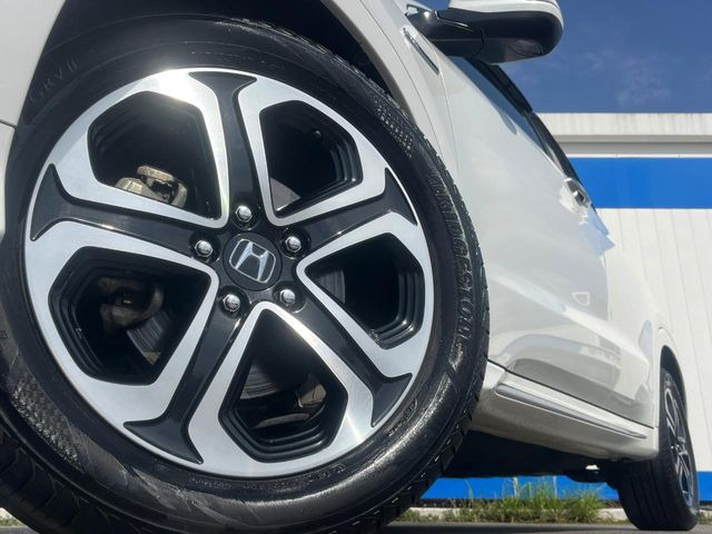 【純正アルミホイール】外観にマッチした純正アルミホイールを装着しております。各種社外アルミホイールや、スタッドレスタイヤも取扱いしております。是非ご相談ください♪