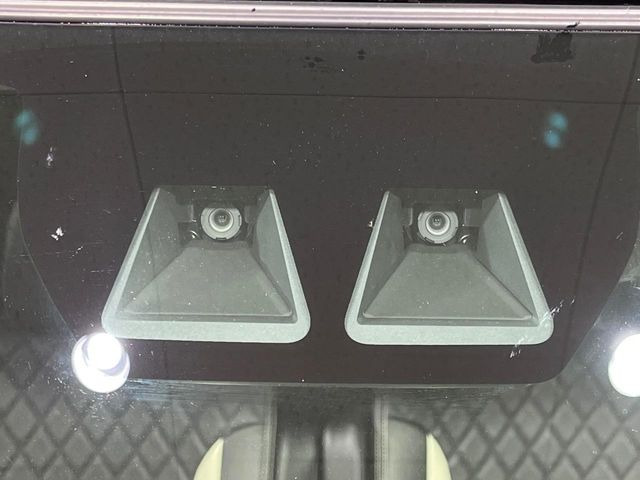 �y�X�}�[�g�A�V�X�g�z���s���ɑO���̎ԗ�����F�����A�Փ˂������Ȏ��͌x��ƃu���[�L�ŏՓˉ���Ɣ�Q�y�����A�V�X�g�B�����S�Ƀh���C�u�����y���݂��������܂��B