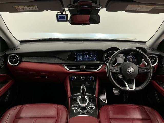 ステルヴィオ2.2 ターボ ディーゼル Q4 ヴェローチェ 4WD