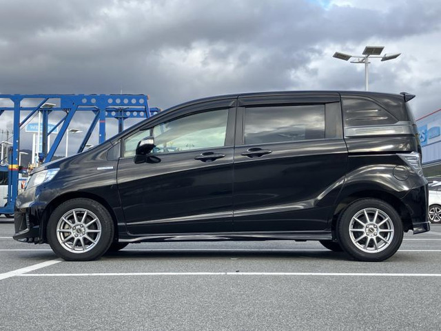 フリードスパイクハイブリッド1.5 ジャストセレクション