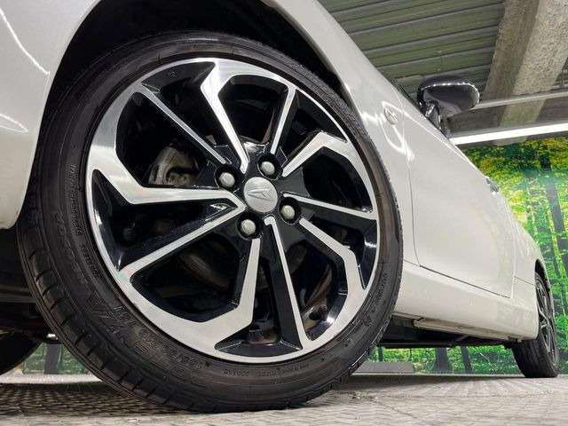 �y����16�C���`�A���~�z�C�[���z�O�ςɃ}�b�`���������A���~�z�C�[���𑕒����Ă���܂��B�e��ЊO�A���~�z�C�[����A�X�^�b�h���X�^�C�����戵�����Ă���܂��B���񂲑��k����������