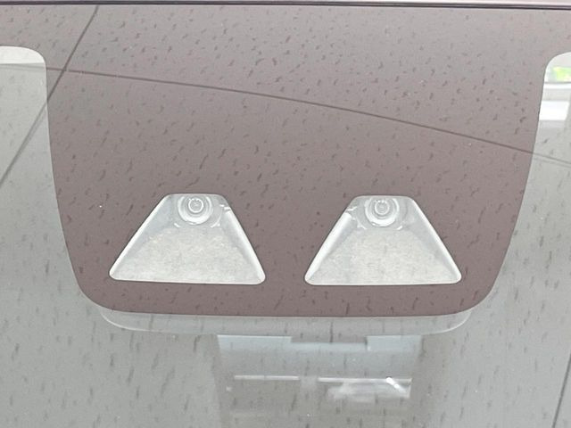 �y�X�}�[�g�A�V�X�g�z���s���ɑO���̎ԗ�����F�����A�Փ˂������Ȏ��͌x��ƃu���[�L�ŏՓˉ���Ɣ�Q�y�����A�V�X�g�B�����S�Ƀh���C�u�����y���݂��������܂��B