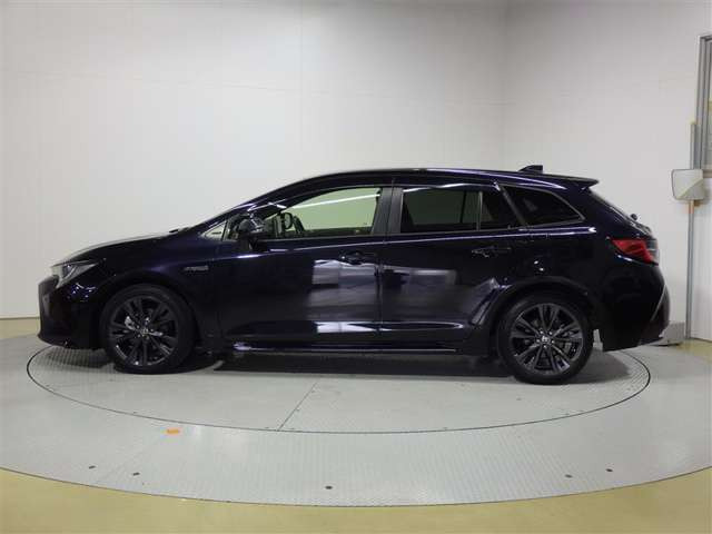 カローラツーリング1.8 ハイブリッド W×B