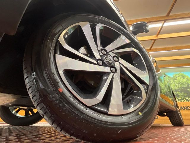 �y����17�C���`�A���~�z�C�[���z�O�ςɃ}�b�`���������A���~�z�C�[���𑕒����Ă���܂��B�e��ЊO�A���~�z�C�[����A�X�^�b�h���X�^�C�����戵�����Ă���܂��B���񂲑��k����������