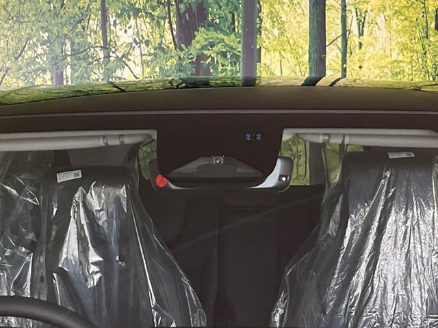 �y�z���_�Z���V���O�z���s���ɑO���̎ԗ�����F�����A�Փ˂������Ȏ��͌x��ƃu���[�L�ŏՓˉ���Ɣ�Q�y�����A�V�X�g�B�����S�Ƀh���C�u�����y���݂��������܂��B