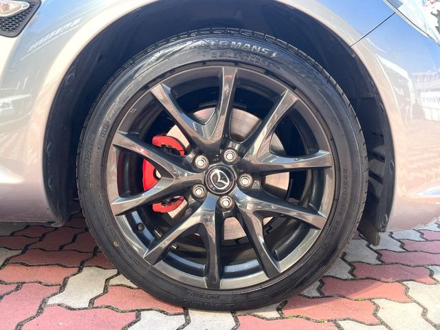 �y����18�C���`�A���~�z�C�[���z�O�ςɃ}�b�`���������A���~�z�C�[���𑕒����Ă���܂��B�e��ЊO�A���~�z�C�[����A�X�^�b�h���X�^�C�����戵�����Ă���܂��B���񂲑��k����������