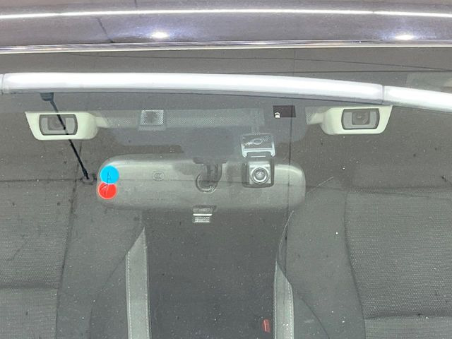 �y�Փˌy�����u�z���s���ɑO���̎ԗ�����F�����A�Փ˂������Ȏ��͌x��ƃu���[�L�ŏՓˉ���Ɣ�Q�y�����A�V�X�g�B�����S�Ƀh���C�u�����y���݂��������܂��B