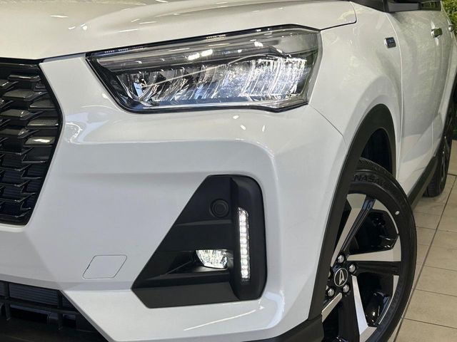 �yLED�w�b�h���C�g�z���V����ԑ��s�����ǍD�Ȏ��E���m�ۂ����S���ĉ^�]�ł��鍂�P�xLED�w�b�h���C�g�𑕔�!�_�����x�������A����d�͂��}�����Ă��܂��B