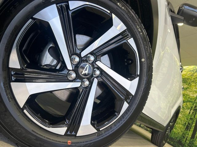 �y����17�C���`�A���~�z�C�[���z�O�ςɃ}�b�`���������A���~�z�C�[���𑕒����Ă���܂��B�e��ЊO�A���~�z�C�[����A�X�^�b�h���X�^�C�����戵�����Ă���܂��B���񂲑��k����������