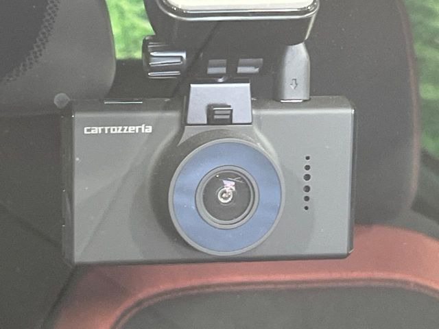 【ドライブレコーダー】ドライブレコーダー装備!走行中はもちろん、あおり運転や事故に遭遇した際、映像で記録し、万一のリスクに備えます。※記録用SDカードはお客様ご自身でご準備いただく必要があります。