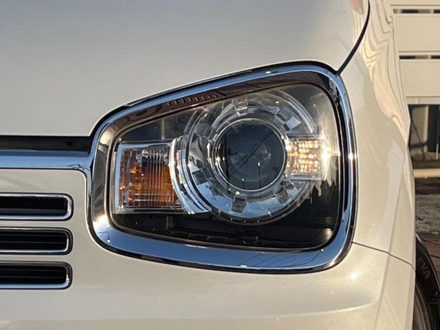 �yLED�w�b�h���C�g�z���V����ԑ��s�����ǍD�Ȏ��E���m�ۂ����S���ĉ^�]�ł��鍂�P�xLED�w�b�h���C�g�𑕔�!�_�����x�������A����d�͂��}�����Ă��܂��B