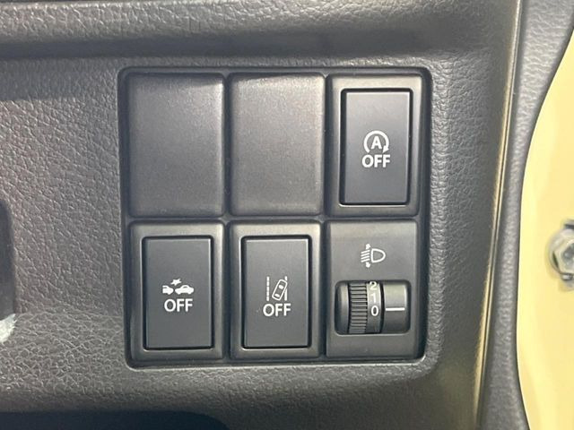 �y�Փˌy���V�X�e���z���s���ɑO���̎ԗ�����F�����A�Փ˂������Ȏ��͌x��ƃu���[�L�ŏՓˉ���Ɣ�Q�y�����A�V�X�g�B�����S�Ƀh���C�u�����y���݂��������܂��B