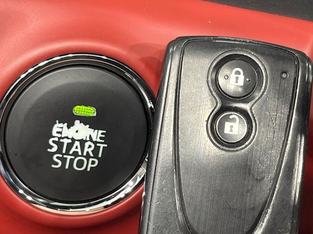 �y�L�[�t���[�V�X�e���z�J�o����|�P�b�g�ɓ��ꂽ�܂܂ł��h�A�̎{���E�������\�ȃX�}�[�g�L�[�𑕔��B�G���W���̃I���E�I�t�����J�M�����o���K�v����������Ƃ��Ă��֗��ł���