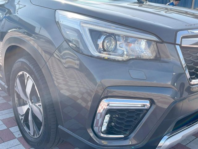 �yLED�w�b�h���C�g�z���V����ԑ��s�����ǍD�Ȏ��E���m�ۂ����S���ĉ^�]�ł��鍂�P�xLED�w�b�h���C�g�𑕔�!�_�����x�������A����d�͂��}�����Ă��܂��B