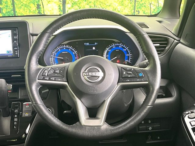 �y�����v�����X�e�A�����O�z�㎿�Ȋv���g�p���邱�ƂŁA��ɂ����������݂ƂĂ��^�]���₷���n���h���ł���