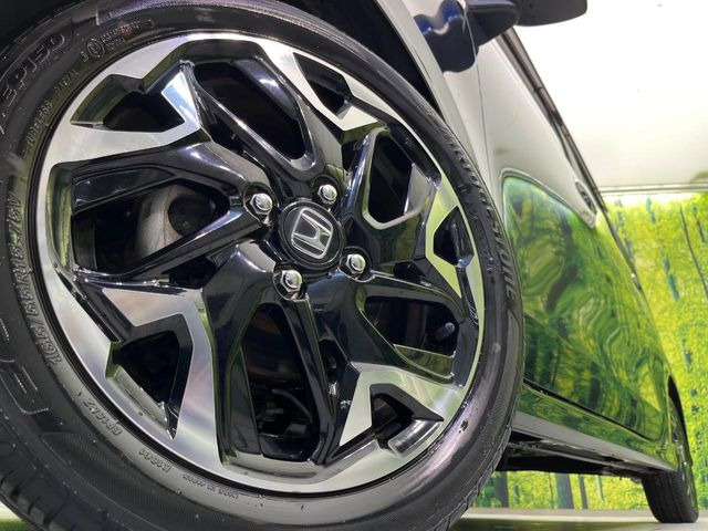 �y����15�C���`�A���~�z�C�[���z�O�ςɃ}�b�`���������A���~�z�C�[���𑕒����Ă���܂��B�e��ЊO�A���~�z�C�[����A�X�^�b�h���X�^�C�����戵�����Ă���܂��B���񂲑��k����������