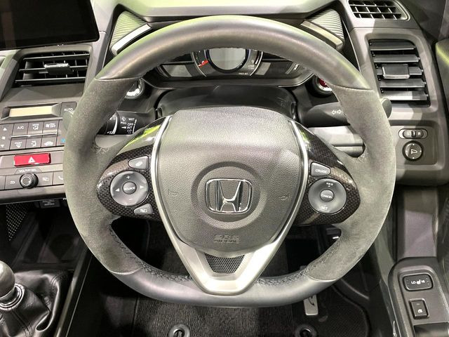 �y�����v�����X�e�A�����O�z�㎿�Ȋv���g�p���邱�ƂŁA��ɂ����������݂ƂĂ��^�]���₷���n���h���ł���