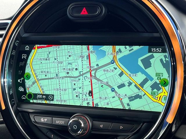 �������i�r:��̊��̂���i�r�́A����������ԓ������o���Ă���܂��B�I�[�f�B�I�@�\���[�����Ă���܂��̂ŁA�^�]�����y���߂܂���