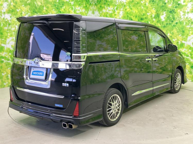 ヴォクシー1.8 ハイブリッド ZS 煌III