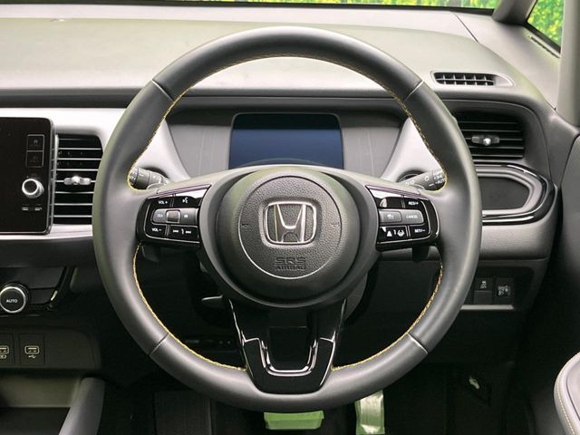 �y�����v�����X�e�A�����O�z�㎿�Ȋv���g�p���邱�ƂŁA��ɂ����������݂ƂĂ��^�]���₷���n���h���ł���