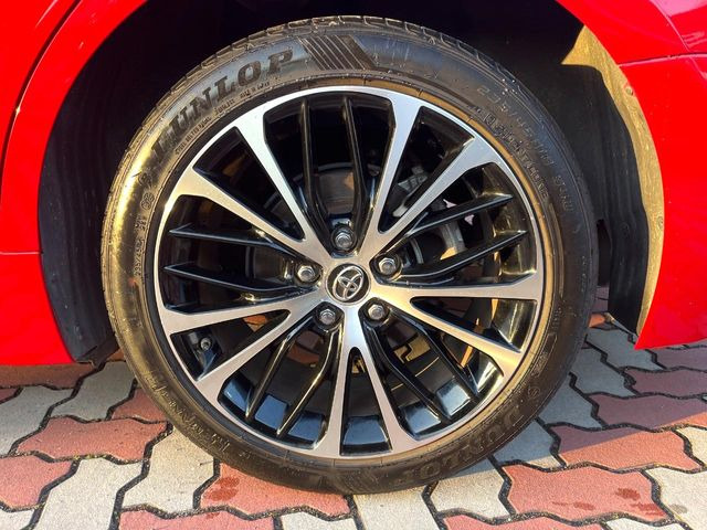 �y�����I�v�V����18�C���`�A���~�z�C�[���z�����I�v�V�����z�C�[���𑕒��B���s���\�̌���ɉ����A�O�ς����X�^�C���b�V���ɂȂ��Ă��܂��B