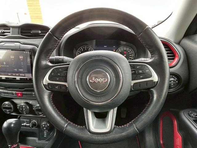 レネゲードトレイルホーク 4WD