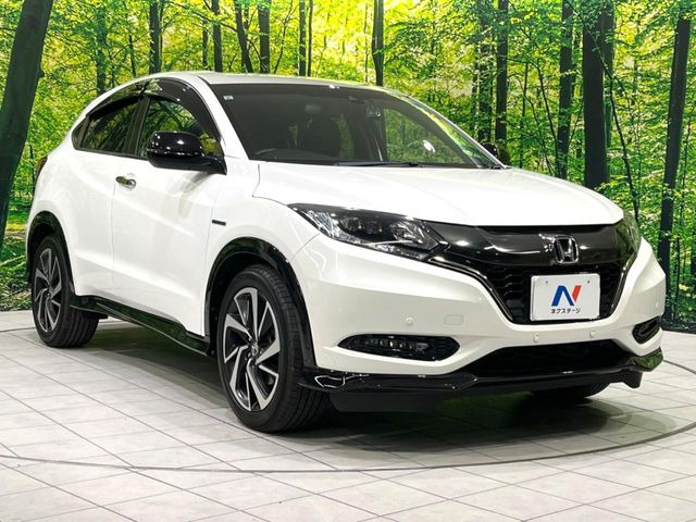 高透明度のガラス皮膜で撥水はもちろん、上質なツヤ・光沢を実現。紫外線や酸性雨から大切な愛車を保護し、色あせ・劣化を防止。「弾スプラッシュコート」、「弾プリミッサコート」からお選びいただけます。