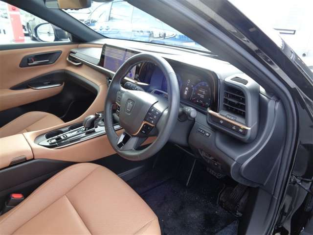 クラウンスポーツ2.5 Z E-Four 4WD