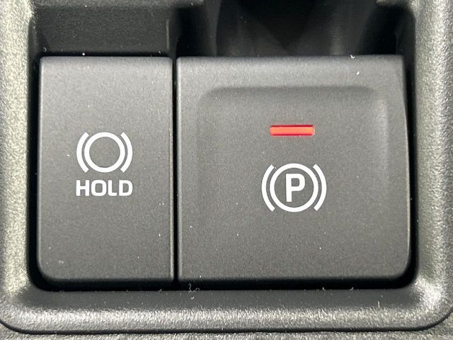 �y�I�[�g�u���[�L�z�[���h�z�M���҂���a�؂Œ�Ԏ��Ƀu���[�L���瑫�𗣂��Ă��A��~��Ԃ�ێ����Ă���܂��B�O�i����Ƃ��̓A�N�Z���𓥂߂Ύ����ŉ��������̂ň��S��X���^�]���y�ɂȂ�܂���