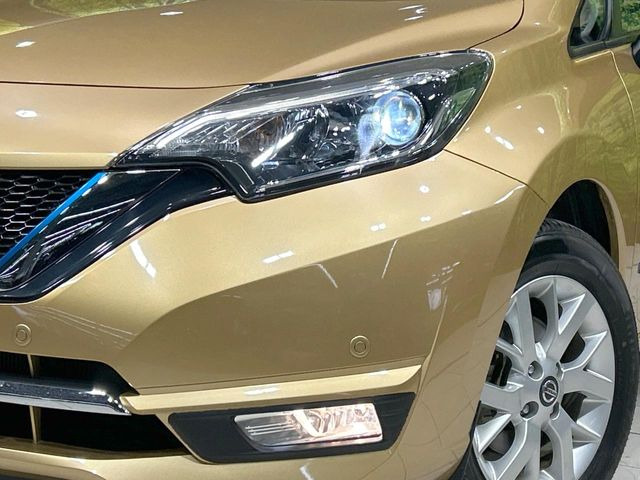 �yLED�w�b�h���C�g�z���V����ԑ��s�����ǍD�Ȏ��E���m�ۂ����S���ĉ^�]�ł��鍂�P�xLED�w�b�h���C�g�𑕔�!�_�����x�������A����d�͂��}�����Ă��܂��B