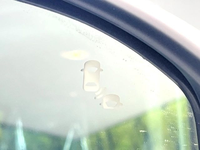 �y�u���C���h�X�|�b�g�C���t�H���[�V�����z���s���A�h�A�~���[�̎��p�ɂȂ�₷���ӏ��Ɍ㑱�Ԃ��ڋ߂���ƃT�C�h�~���[�t�߂Ɍx����\���A�h���C�o�[�ɒ��ӊ��N�����Ă���܂��B